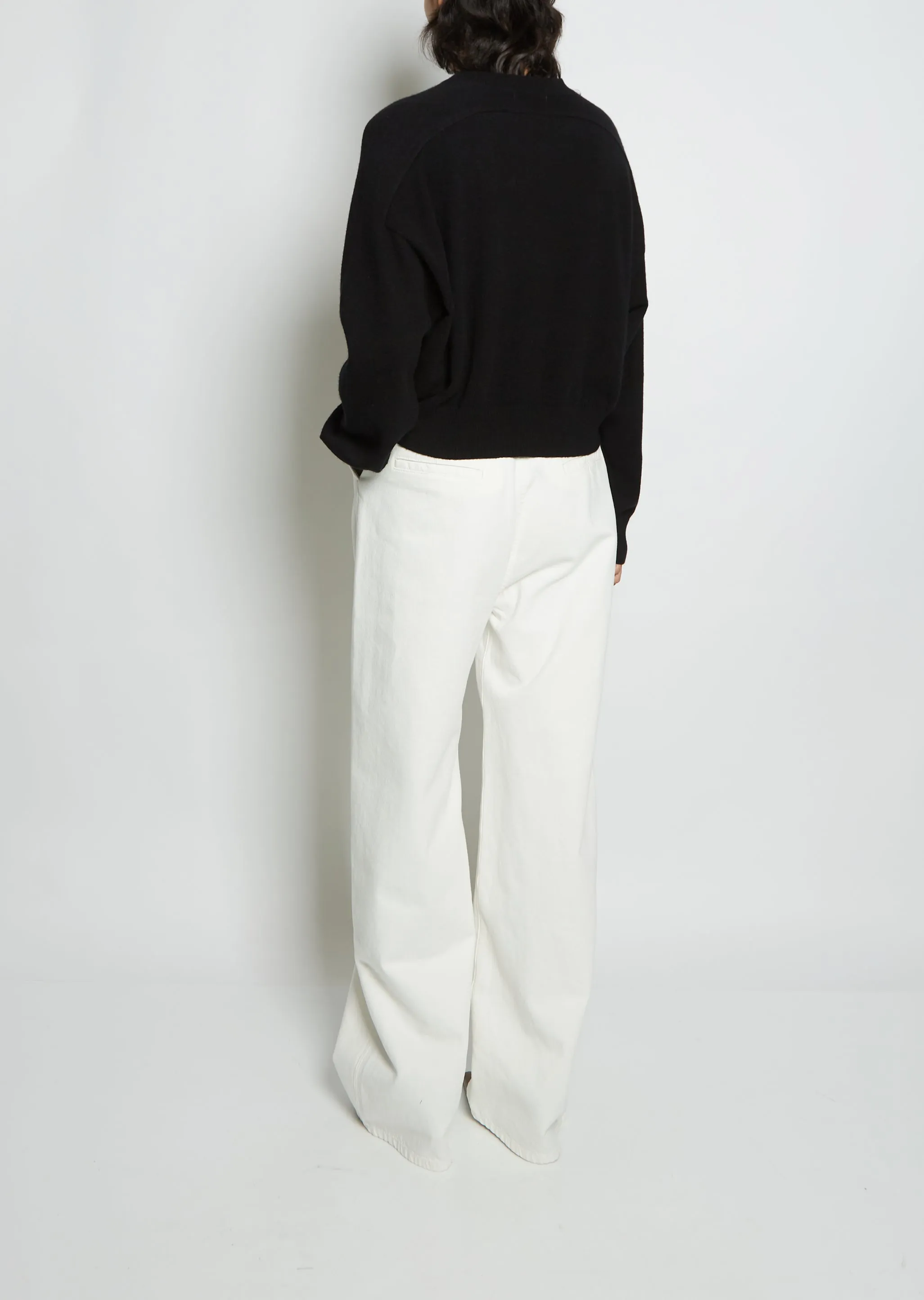 Emsalo V-Neck Cashmere Sweater — Black
