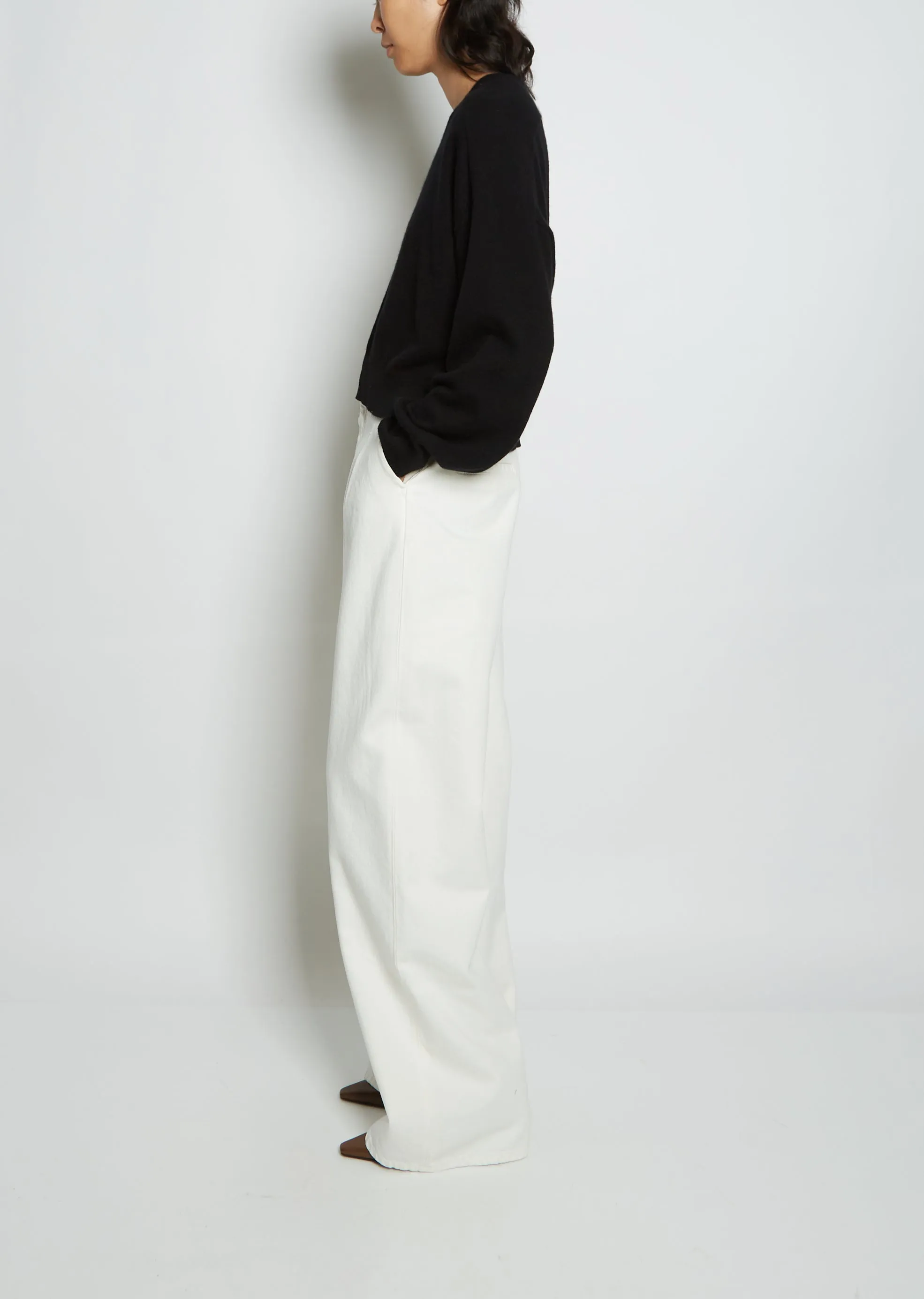 Emsalo V-Neck Cashmere Sweater — Black